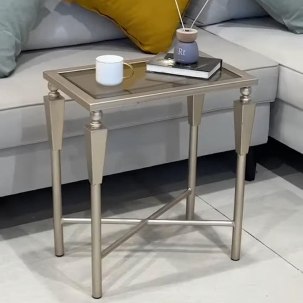 طاولة خدمة
