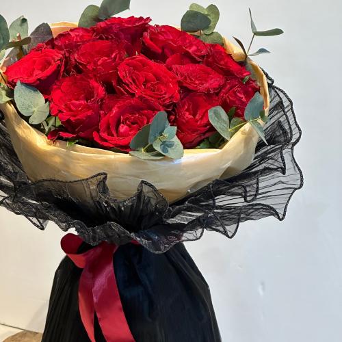 الباقة الحمراء