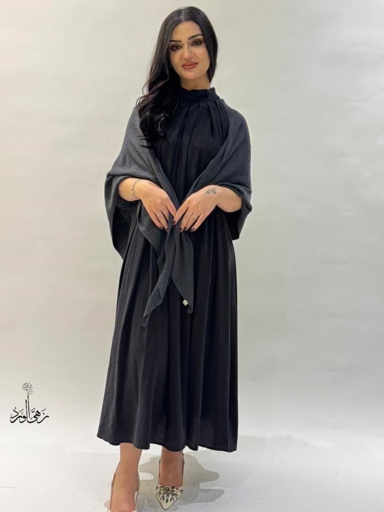فستان حرير مغسول مع شال تصميم
