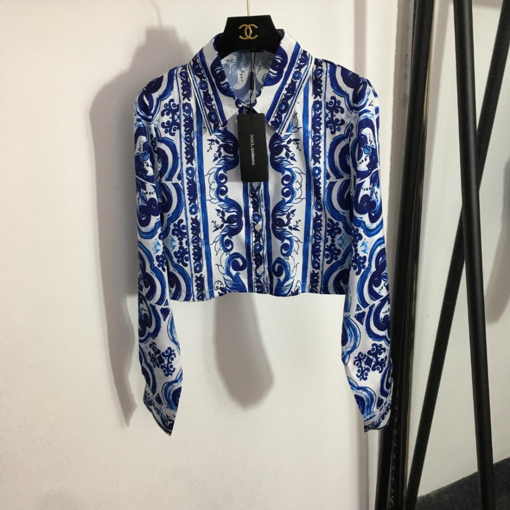 بدلة قميص وبنطلون قصيرة الأكمام جديدة