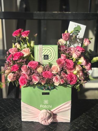 Chocolate Patchi Baby Rose arrangement (quarter of a kilo)