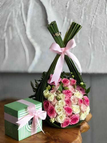 سلة ورد مع باتشي(250 جرام)