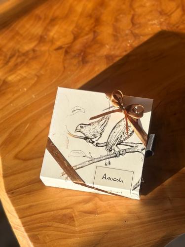 Anoush Chocolate (4 pieces)