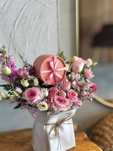 تنسيق انوش وردي ( ١٢ قطعة شوكلت)