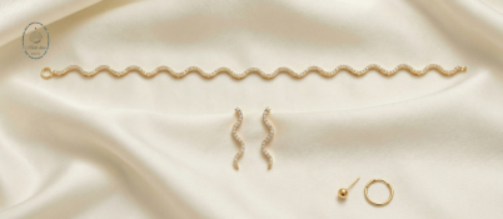 كيف اختار الاكسسوارات المناسبة مع الملابس المختلفة