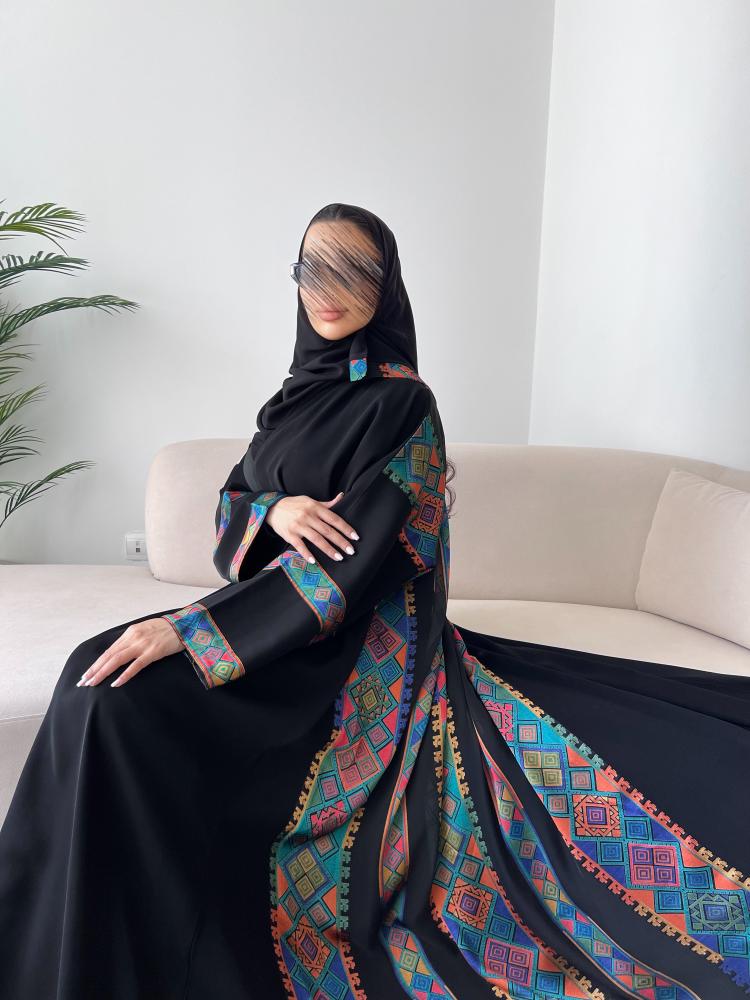 أحدث موضة للعبايات