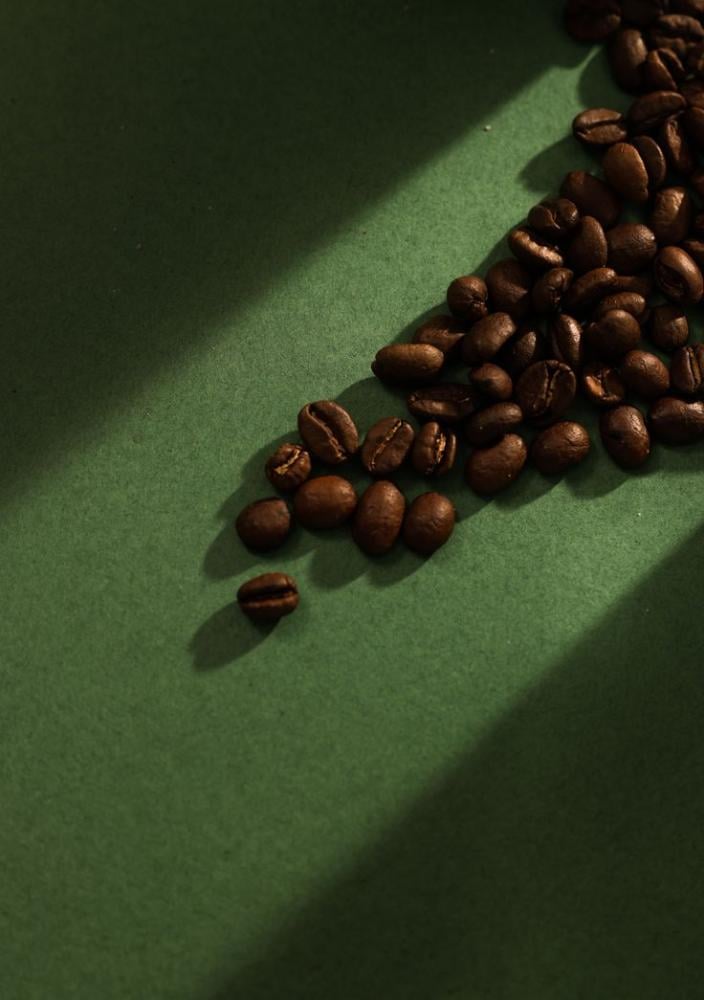 لماذا يفضل عشاق القهوة شراء الحبوب بدل القهوة المطحونة؟