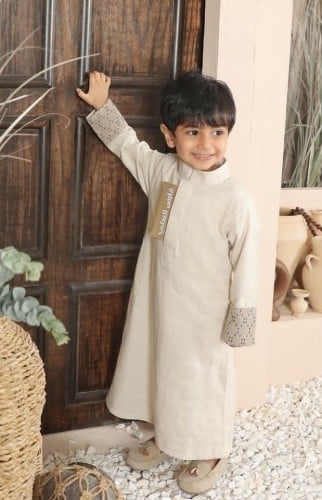 ثوب اطفال مع دشداشه بتطريز الاسم حسب الطلب