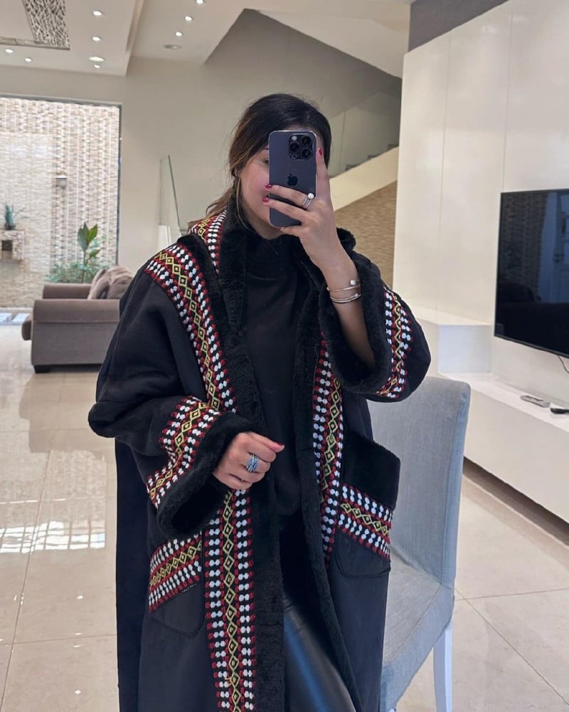 فروة سدو مبطنة فرو اللون: اسود