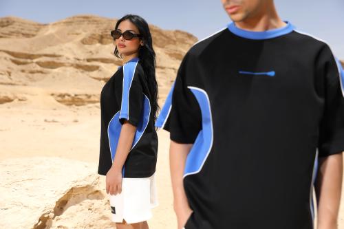 T-Shirt Oversize Unisex أسود x أزرق