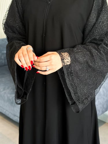 عباية باكمام مطرزة | T2
