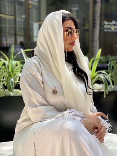 VZ Pearl Abaya