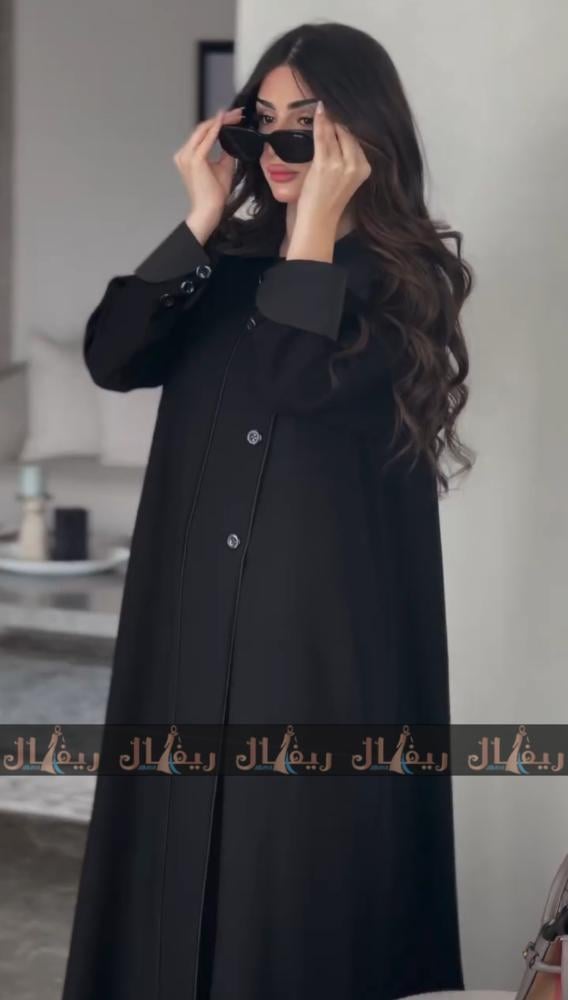 عبايات سوداء