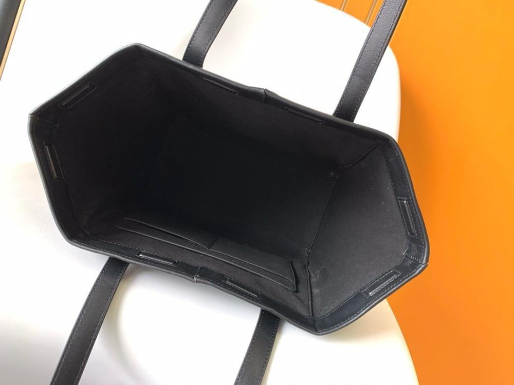 فندي Origami مقاس 27cm