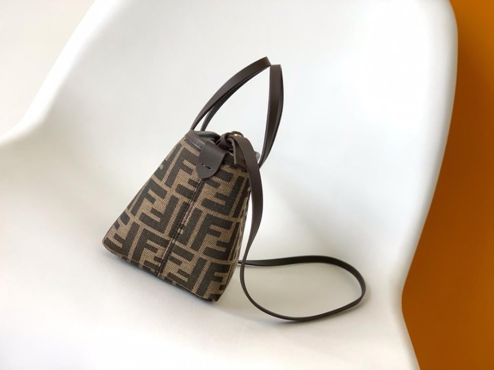 FENDI RoLハンドバッグミニ フェンディ FENDI ハンドバッグ ロール ミニ セレリアバッグ
