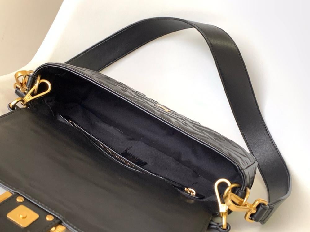 شنطة فندي ميني باجيت أسود مقاس 27cm