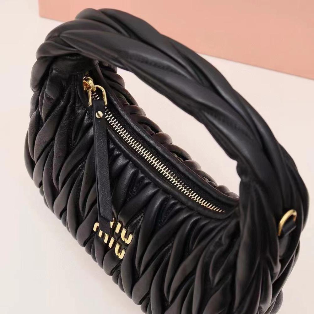 ميو ميو Wander Matelassé مقاس 20cm