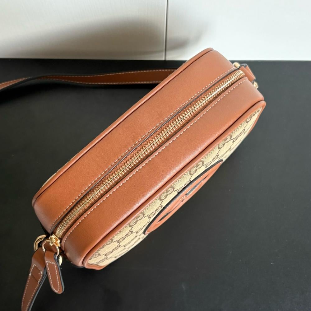 شنط قوتشي الأصلية