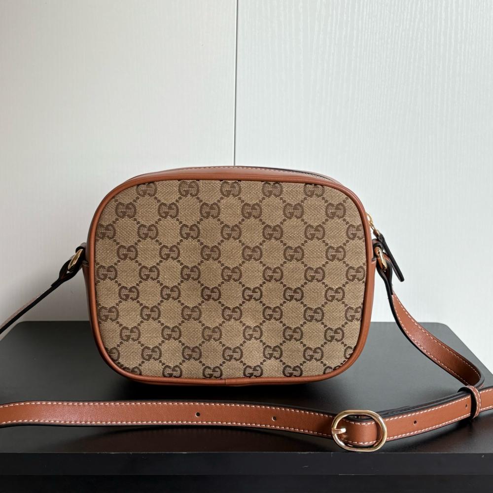 شنط قوتشي الأصلية