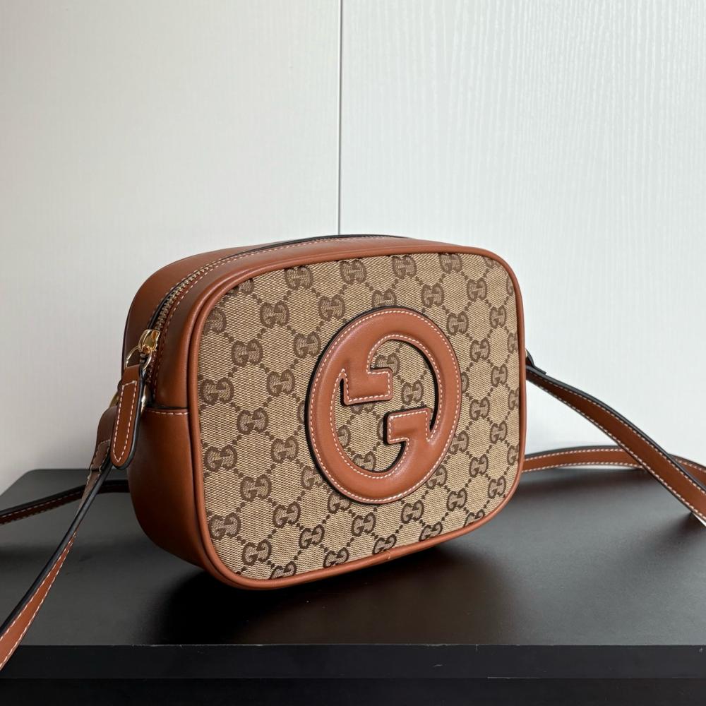 شنط قوتشي الأصلية