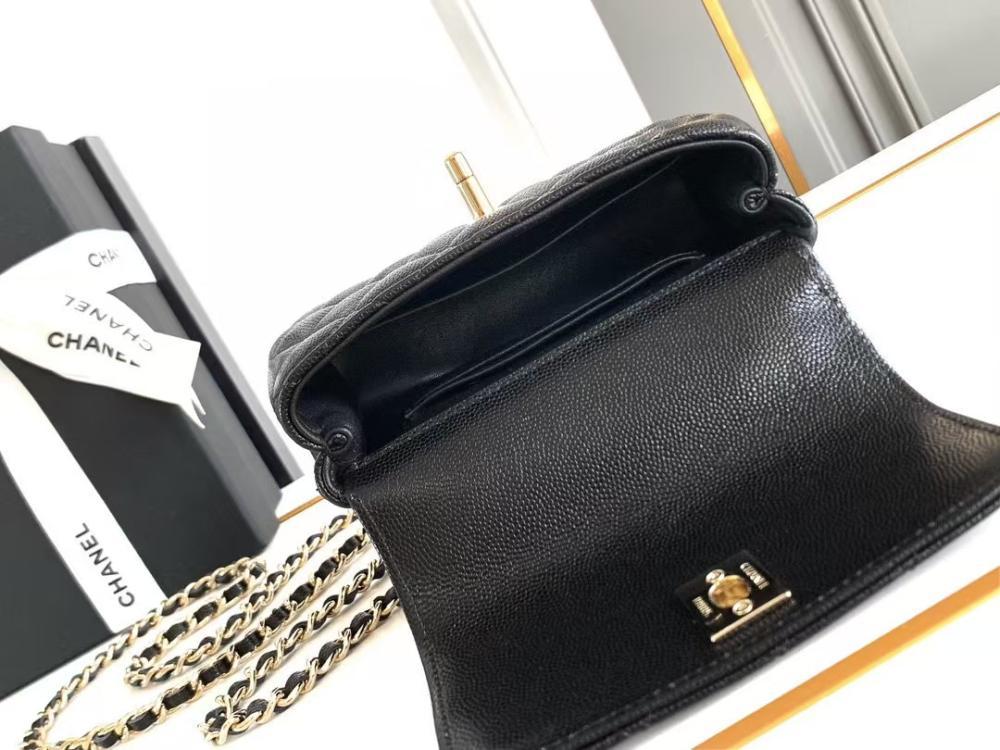 شنطة شانيل ميني