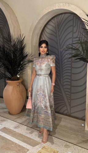 ملكة midi dress