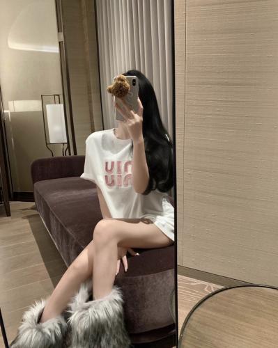 تي شرت miu miu
