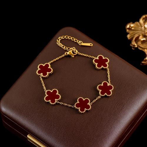 اساور وقلائد ازهار أنيقة