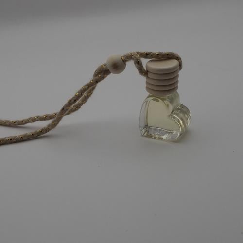 فواحه للسياره مستوحاه من ديور عطر سوفاج ع شكل قلب،...