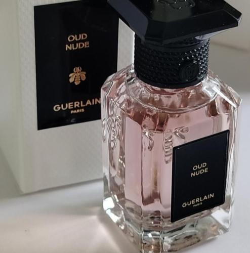 عطر ميني للجنسين عود نود من مجموعة عطور جيرلان الح...