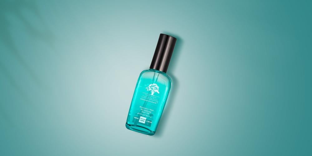 زيت إكليل الجبل لترطيب الشعر ومنع القشرة