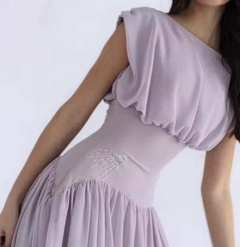 فستان انسياب الحرير | Silk Flow Dress