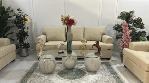 طاولة ضيافة مفرد زجاج شفاف