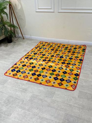 مقرش رحلات مبطن مقاس 150*200 سم  * متعدد لالوان