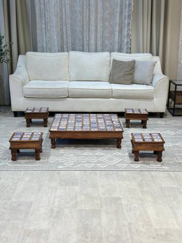 طقم طاولات أرضي مربع هندي