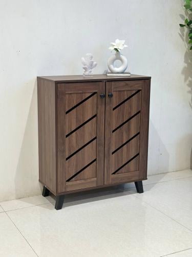 دولاب احذية لون بني