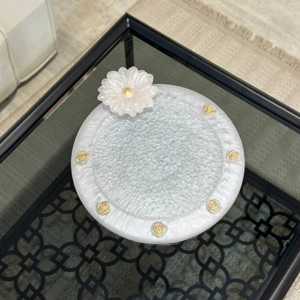 صحن حلا بيضاوي مع وردة