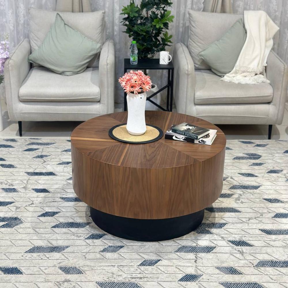 طاولة أساسية بتشطيب خشب جوز الهند – تصميم أنيق