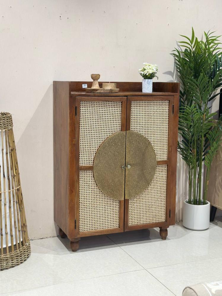 بوفيه خشب هندي فاخر بتصميم يلامس الطبيعة