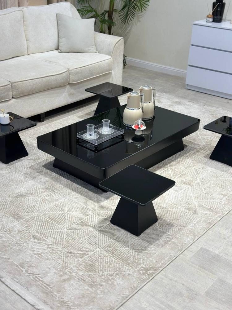 طقم طاولة ضيافة ارضي مع 4 طاولات خدمة بلون شمباني