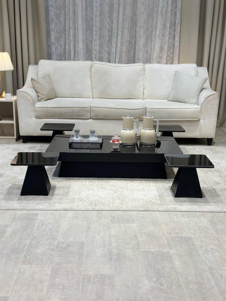 طقم طاولة ضيافة ارضي مع 4 طاولات خدمة بلون شمباني