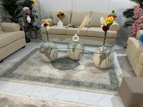 طاولة ضيافة مفرد زجاج شفاف