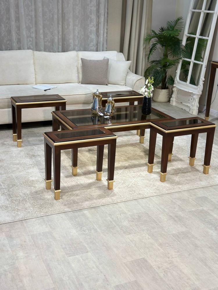 طقم طاولات ضيافة خشبي بسطح زجاجي شفاف – فخامة تليق بذوقك