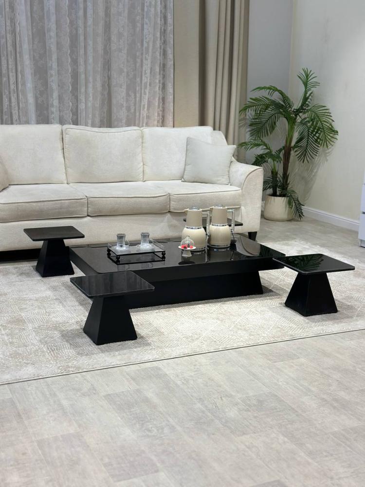 طقم طاولة ضيافة ارضي مع 4 طاولات خدمة بلون شمباني