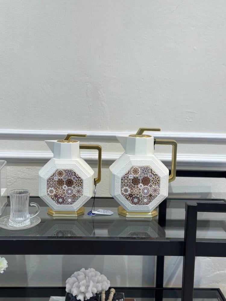 طقم ترامس منقوش لون ابيض