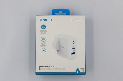 شاحن جداري بمنفذ PD ومنفذ USB