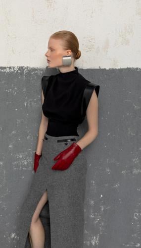 KAMEYA فستان خريفي مزين بالجلد