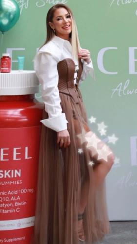 فستان توبا كورسيه جلد وقمسص وتنورة بليسيه