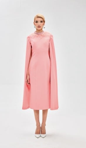 BIST فستان كريب كيب خلفي كامل مزين بالريش والأحجار