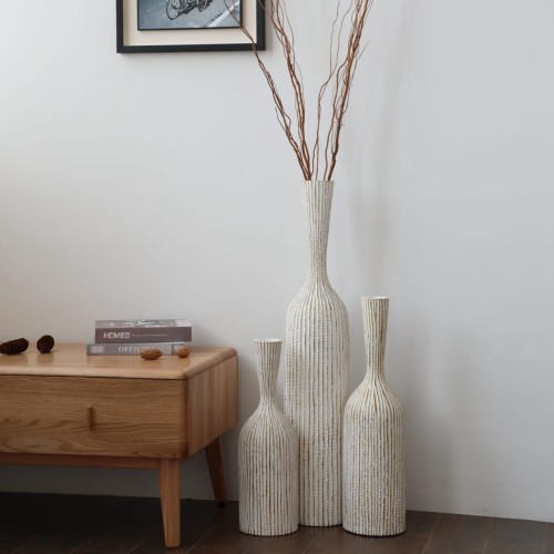 فازة بيضاء من الراتنج بتصميم عنق الزجاجة